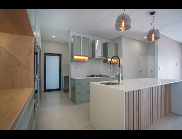4 BEDROOM HOUSE FOR SALE IN SANDOWN